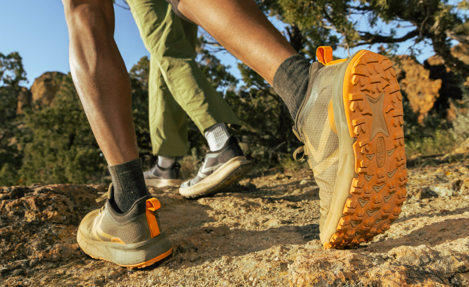 Men's 450 Dirt Waterproof Hiking Shoe  |  Lemon Curry/Black